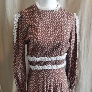 70s Prairie Dress With Daisy Print Brown Cotton Fabric Lace full skirt festival